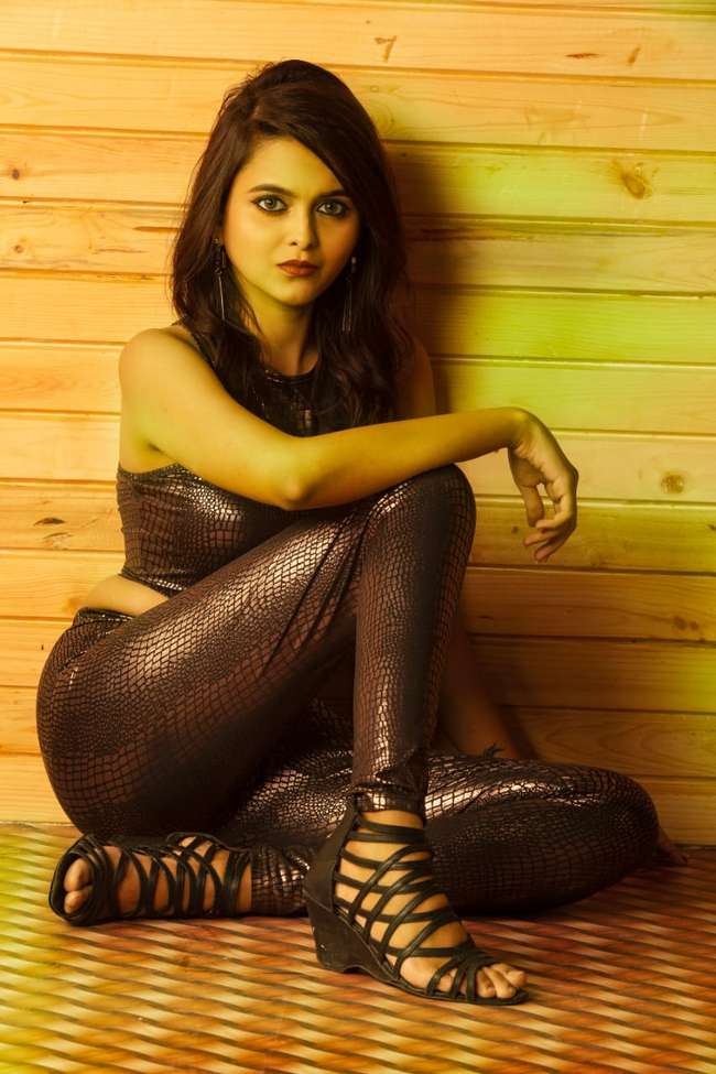 Actress Reena Photos